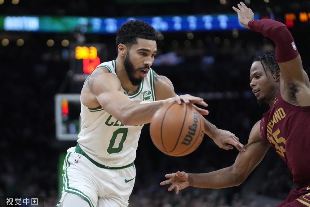 现出非凡的 现出非凡的